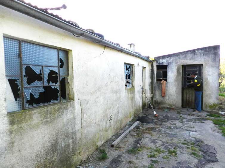 El vecino rodoense Luis Cabrera sufrió acto de vandalismo en una casa, maquinaria y camión ubicados en la parte posterior del predio donde tiene la casa central